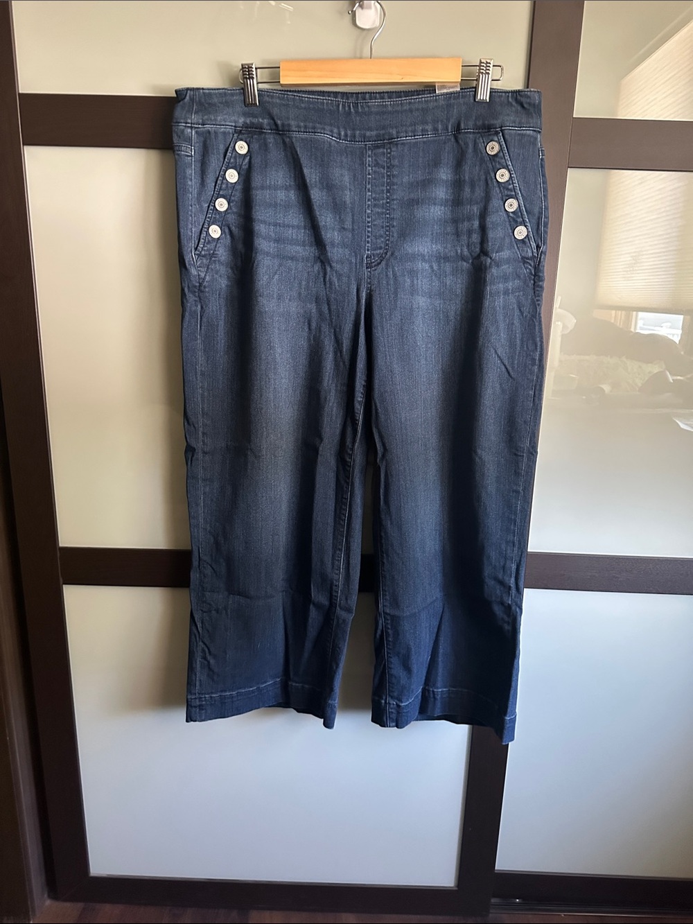 Chico's Wide-Leg Button Pocket Cropped Jeans Size 16P